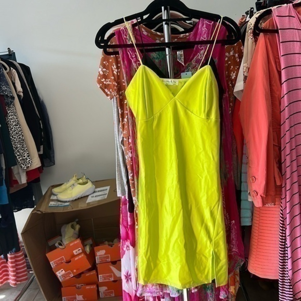 JOLIE & JOY neon size large dress new with tag